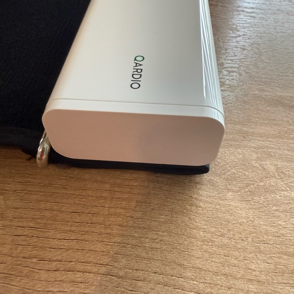 QARDIO A100 Smart Blood Pressure Monitor - Picture 2 of 11